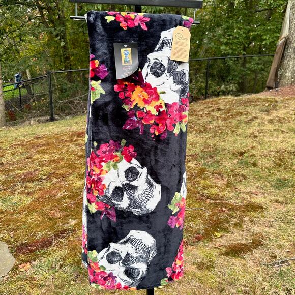 Cynthia Rowley Curious New York Day of the Dead Oversized Black Blanket 50 x 70 - Picture 1 of 5